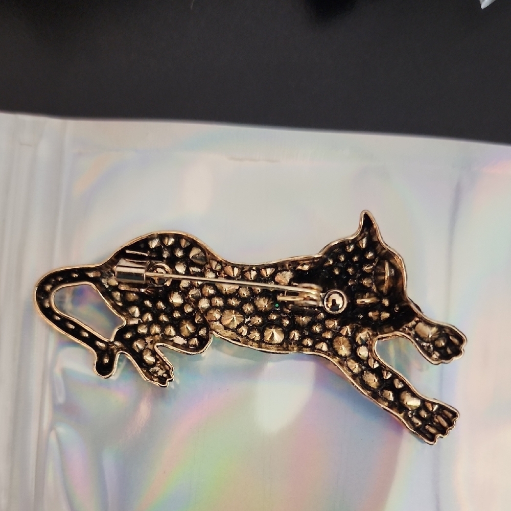 Sparkling Blue Leopard Brooch - Picture 2 of 2